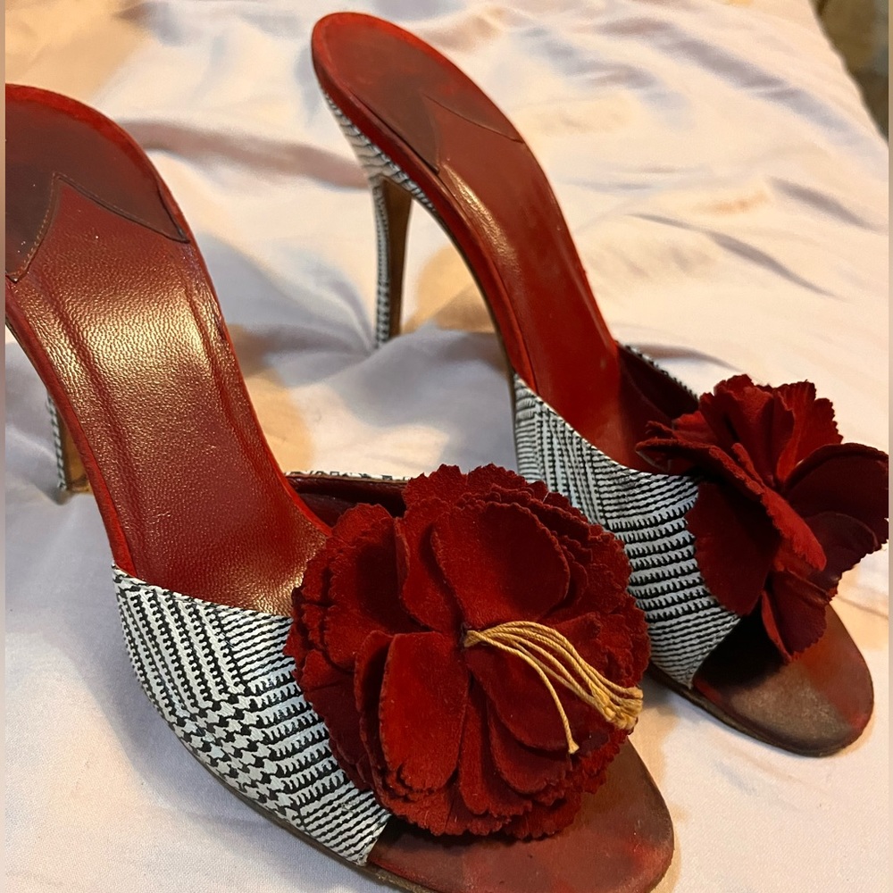 Vintage Dolce & Gabbana stilettos.